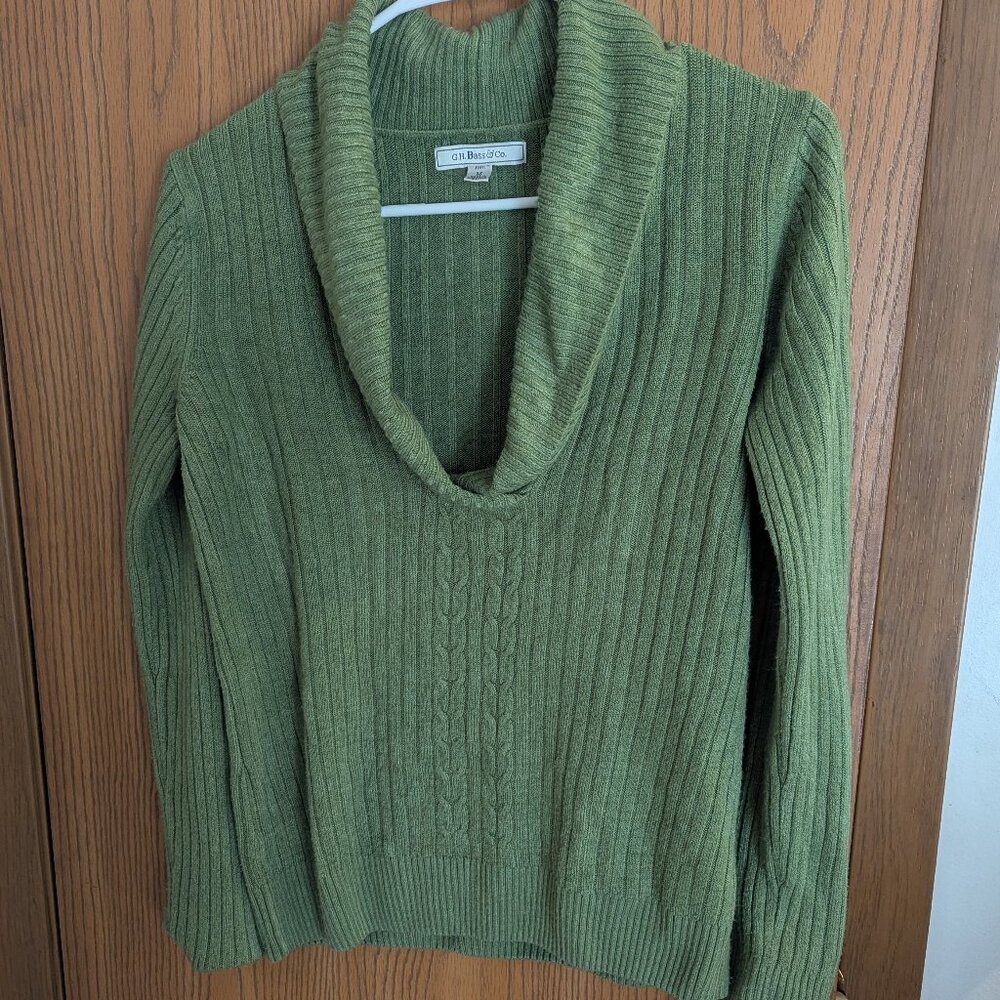 Vintage G.H Bass & Co Cable Knit Light Weight Green Sweater Flowing V-Neck-M